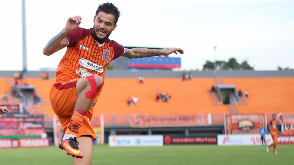 Diego Michiels sudah tidak lagi berkostum Pusamania Borneo FC. Copyright: © INTERNET